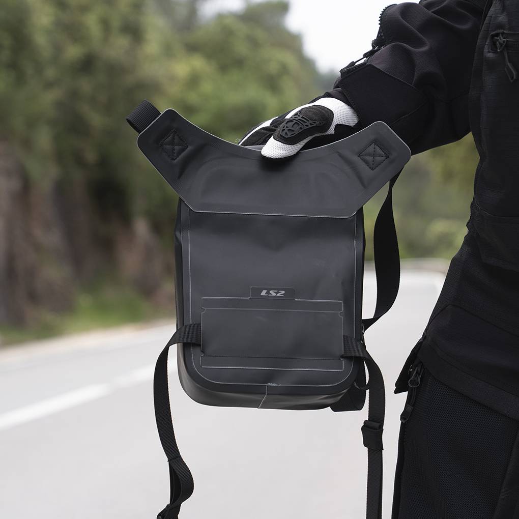 LS2 MOVE AHEAD WATERPROOF RIDER LEG BAG - 1.7L