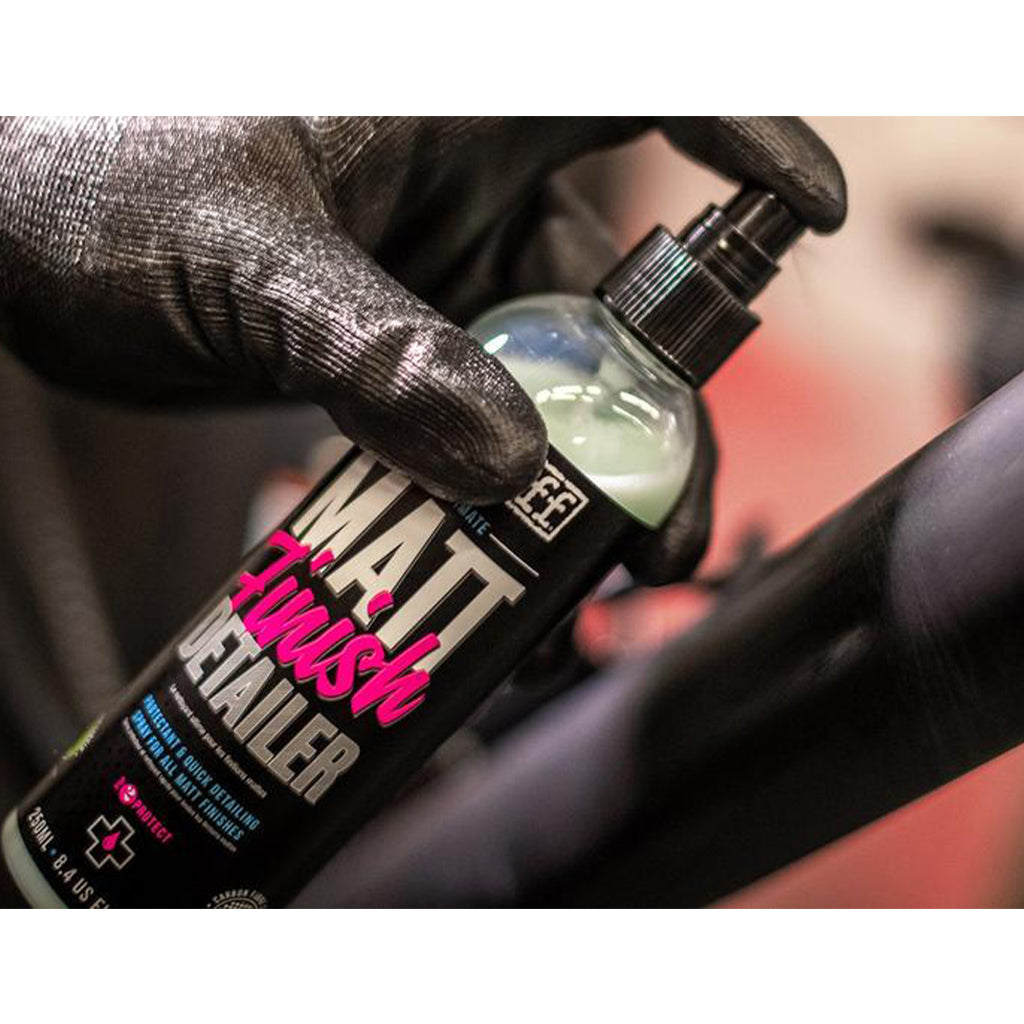 MUC-OFF MOTO/BIKE MATT FINISH DETAILER (250ML)