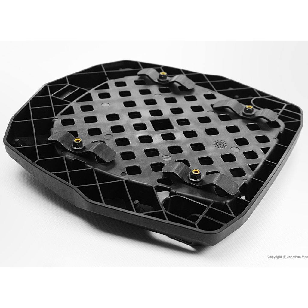 GIVI E251 UNIVERSAL MONOKEY PLATE - Motoworld Philippines