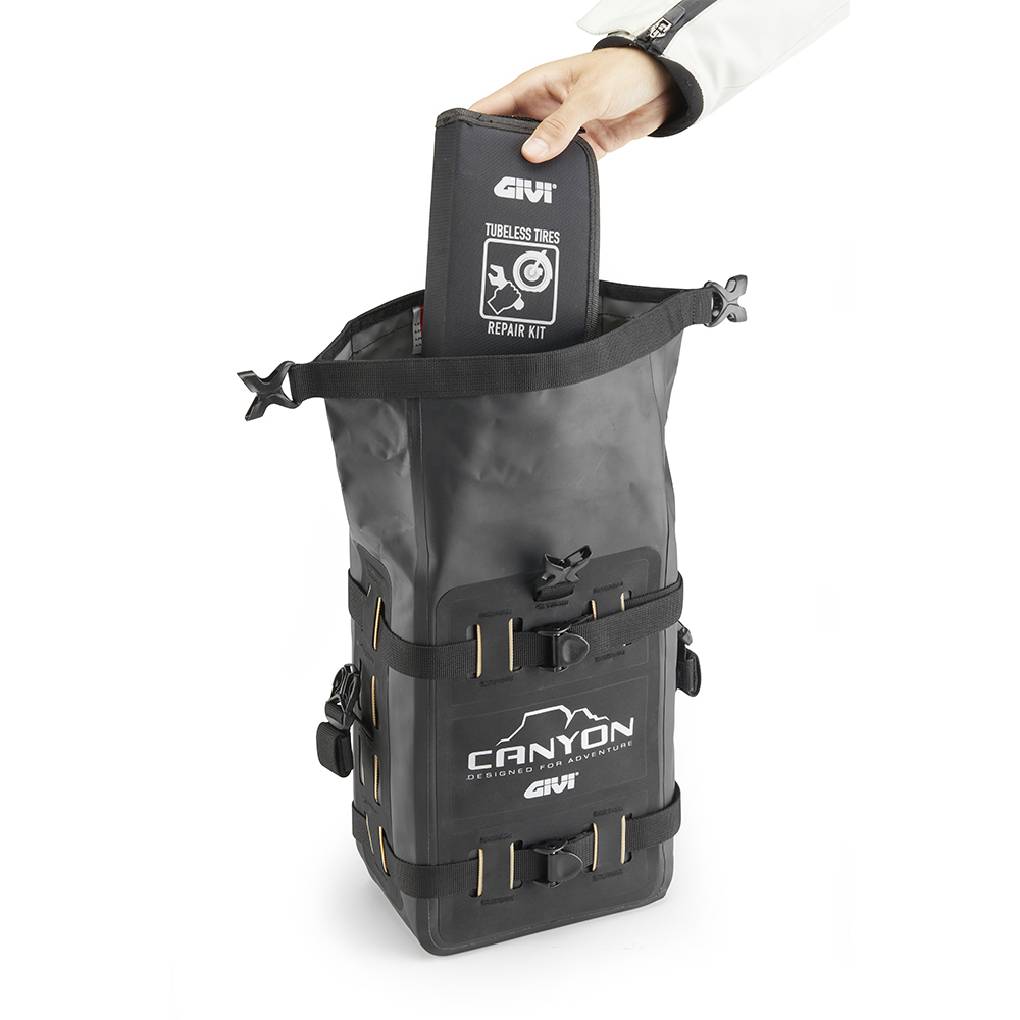 GIVI GRT722B CANYON ENGINE GUARD CARGO BAG - 8L