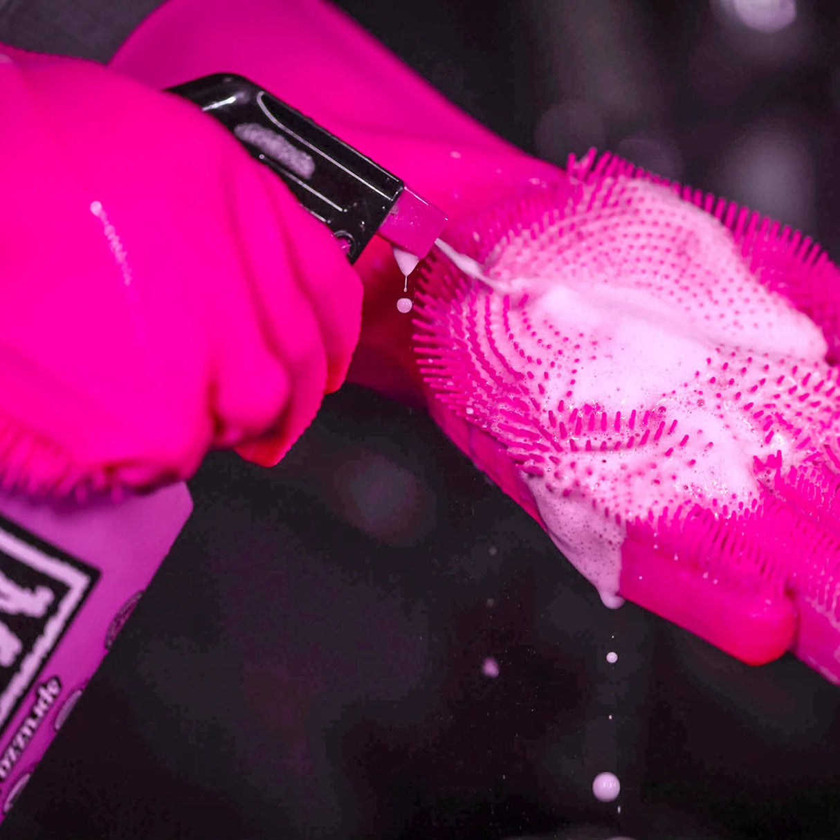 MUC-OFF DEEP SCRUBBER GLOVES